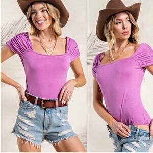 143 Story Women's Essential Gather Cap Sleeve Bodysuit in Orchid